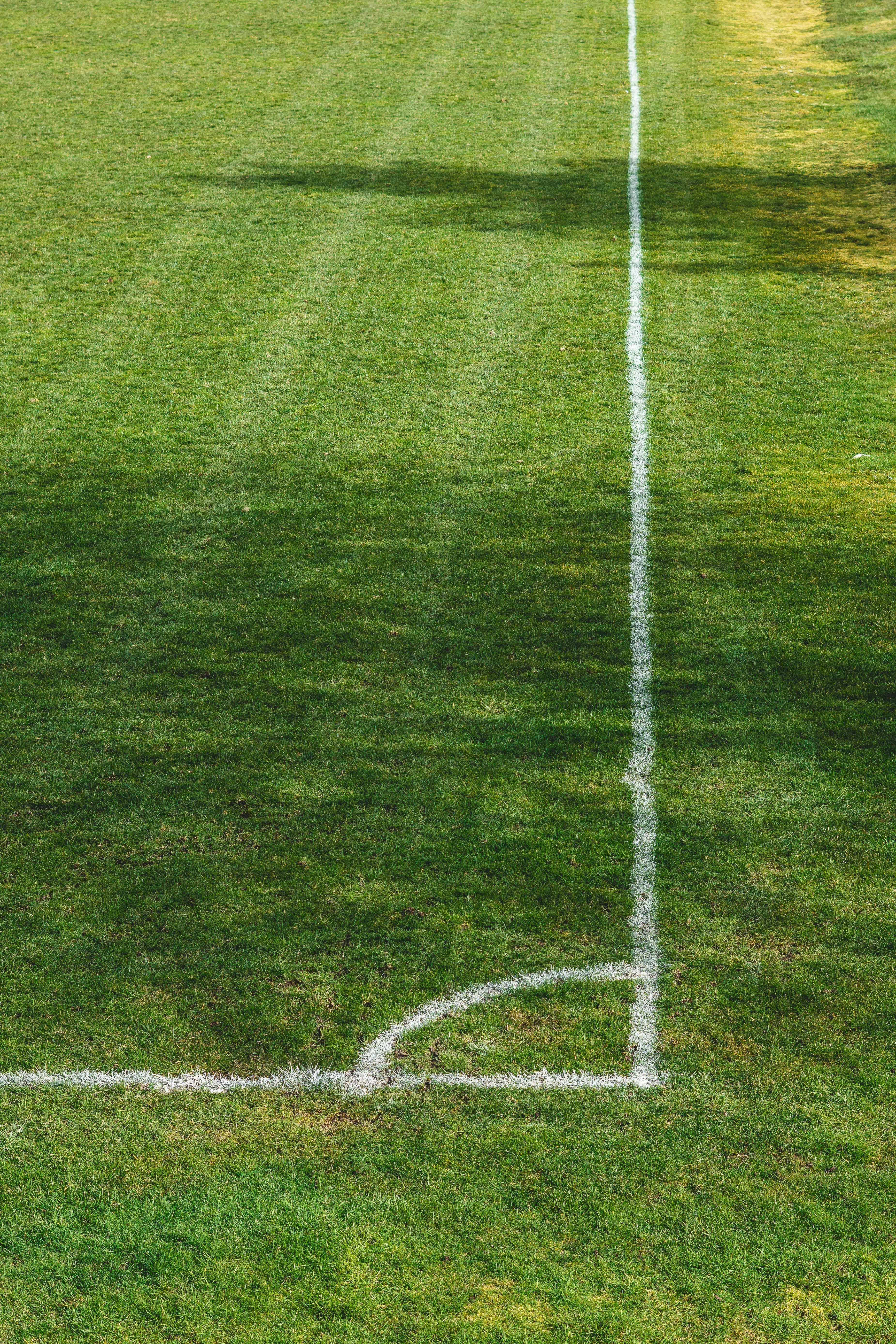 Neue Tribünenüberdachung für den SV Hösel