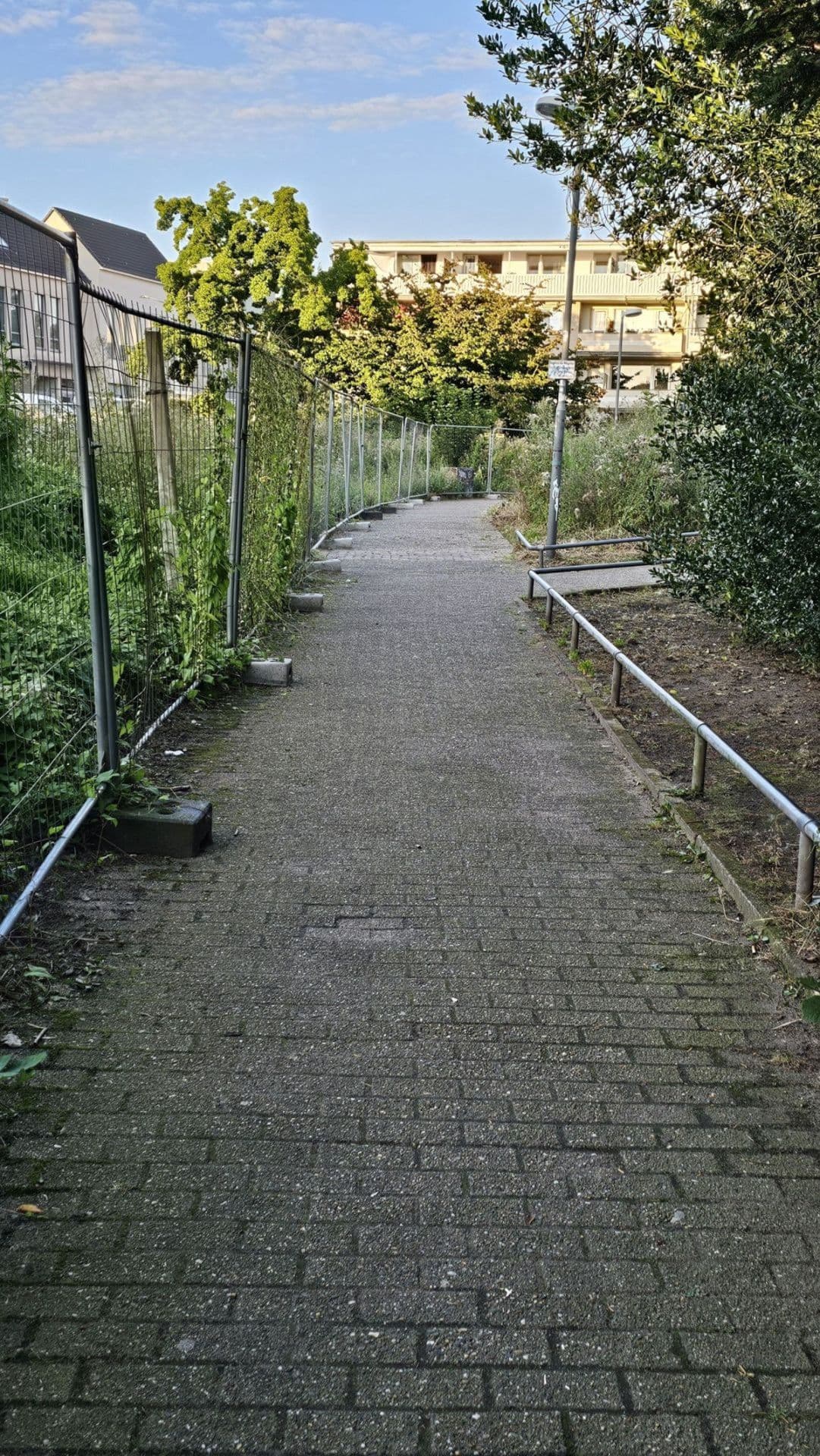 Die Stadt unterstützt die Einzelhändler in der Fußgängerzone der Düsseldorfer Straße mit Sonderaktionen im Wert von 20.000 EUR