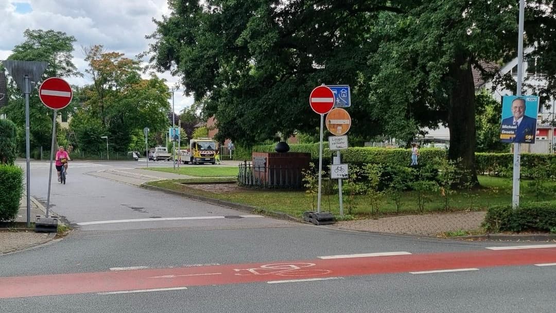 CDU Hösel/Eggerscheidt fordert Änderung der Umleitung am Kreisverkehr