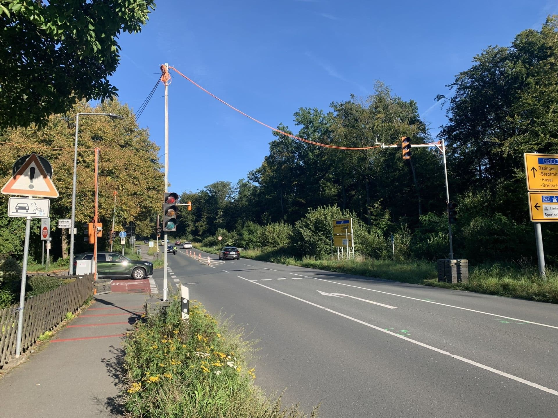 Lintorfer Gefahrenkreuzung nun durch Ampel gesichert