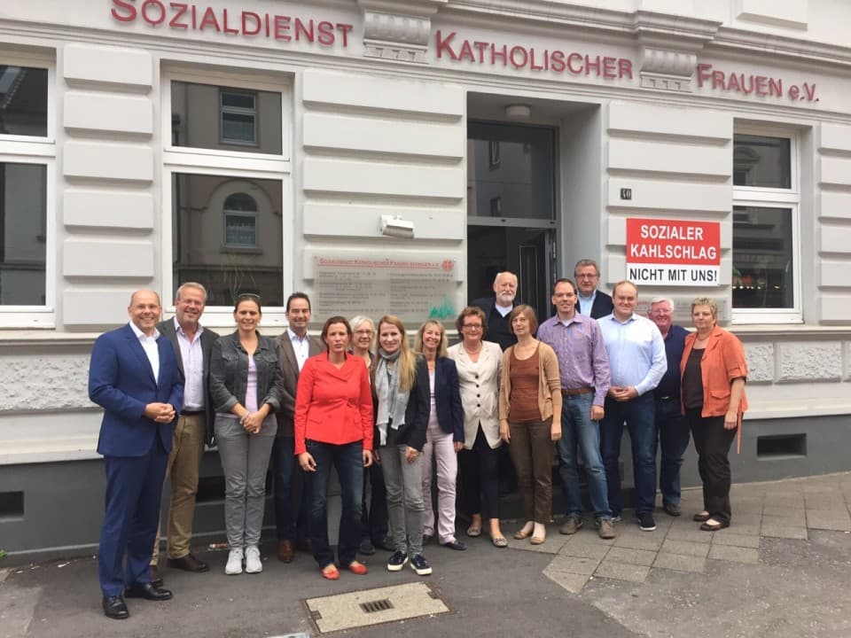 CDU: Kinderschutz geht alle an Frühwarnsysteme zum Schutz von Kindern müssen weiter ausgebaut werden, so die Bilanz des Fachgesprächs der CDU Ratingen mit dem Sozialdienst katholischer Frauen Ratingen (SkF) zum Thema „Frühe Hilfen“.